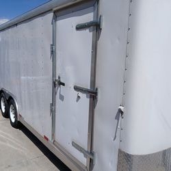 24 Ft. Trailer Enclosed Nice 8000$