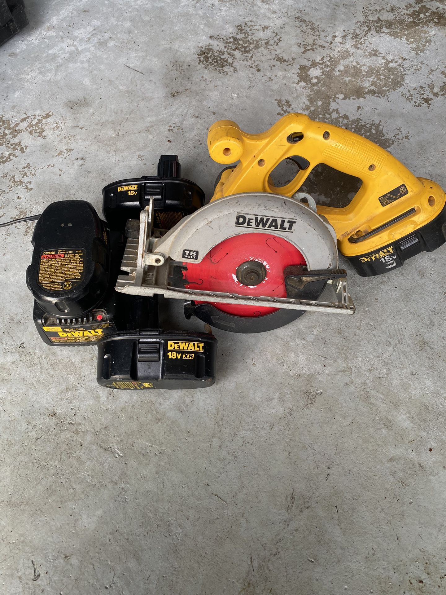 DeWALT 18v DC390 With 4 Batteries And Charger