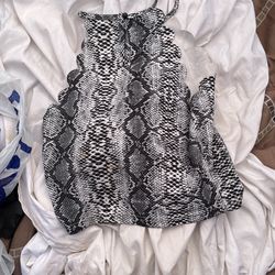 Woman’s Snake Blouse