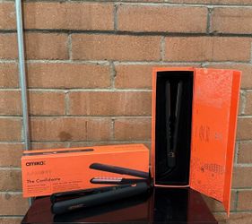 Amika Flat Iron