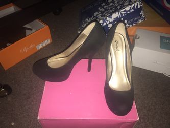 Black heels size 8 1/2 wore only twice