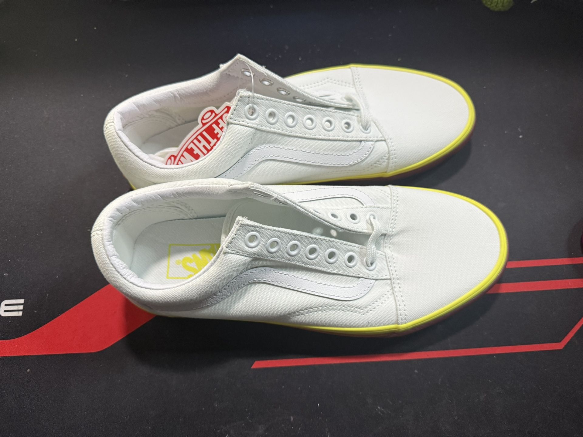 Vans Men’s OFF THE WALL (white And Orange)