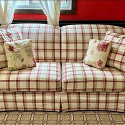 Couch and love seat set - Vintage & GREAT CONDITION