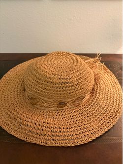 Woven hat w/decorative band with amber-colored gemstone accents