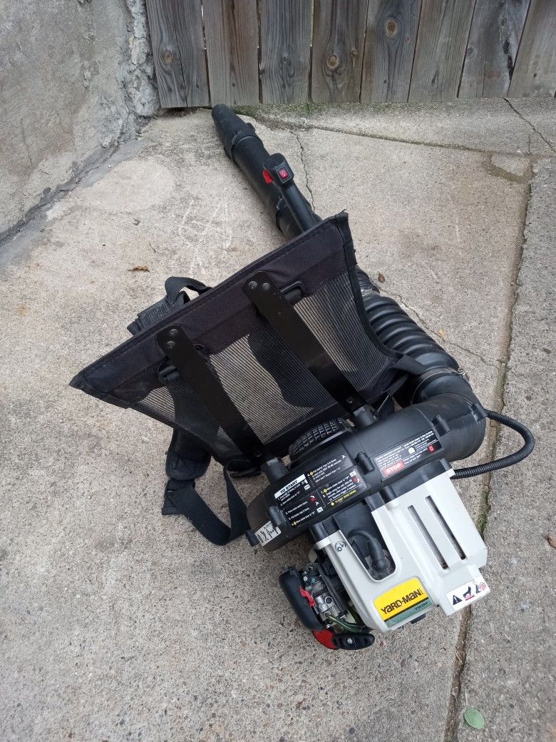 Yard-Man Small 27cc 2-Stroke Backpack Leaf Blower