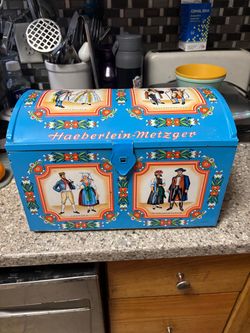 German Box metal. perfect condition no. scratch, nice painting from 1988 -38 years old