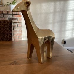 Giraffe Statue