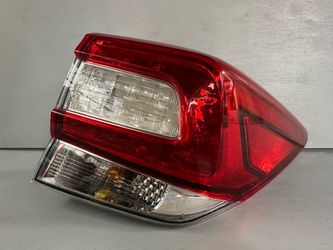 2017 2018 2019 SUBARU IMPREZA REAR RIGHT PASSENGER SIDE TAIL LIGHT OEM FBM924-32