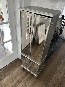 ✨ Mirrored Jewelry Armoire – Elegant & Spacious Storage ✨
