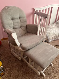 Nursing chair with ottoman