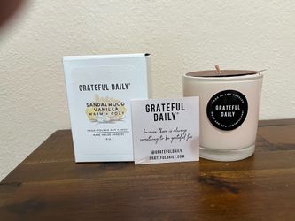 New Grateful Daily Sandlewood Vanilla Soy Candle
