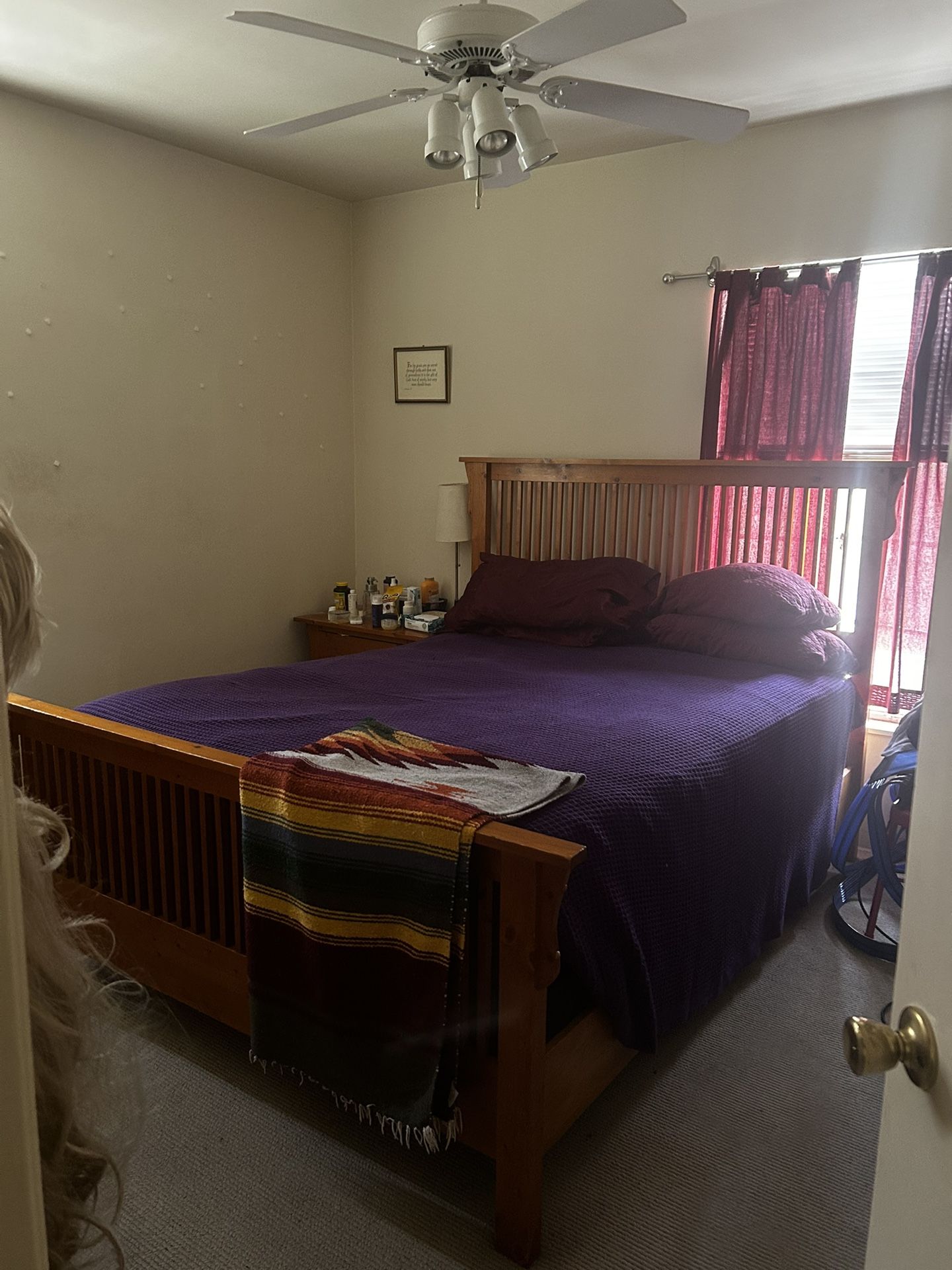 🛏️ Solid Wood Queen Bed Frame + Avocado Mattress + Box Spring + Nightstand (Excellent Condition) 💡 Price: $650 (great deal!) 📦 Available January 2