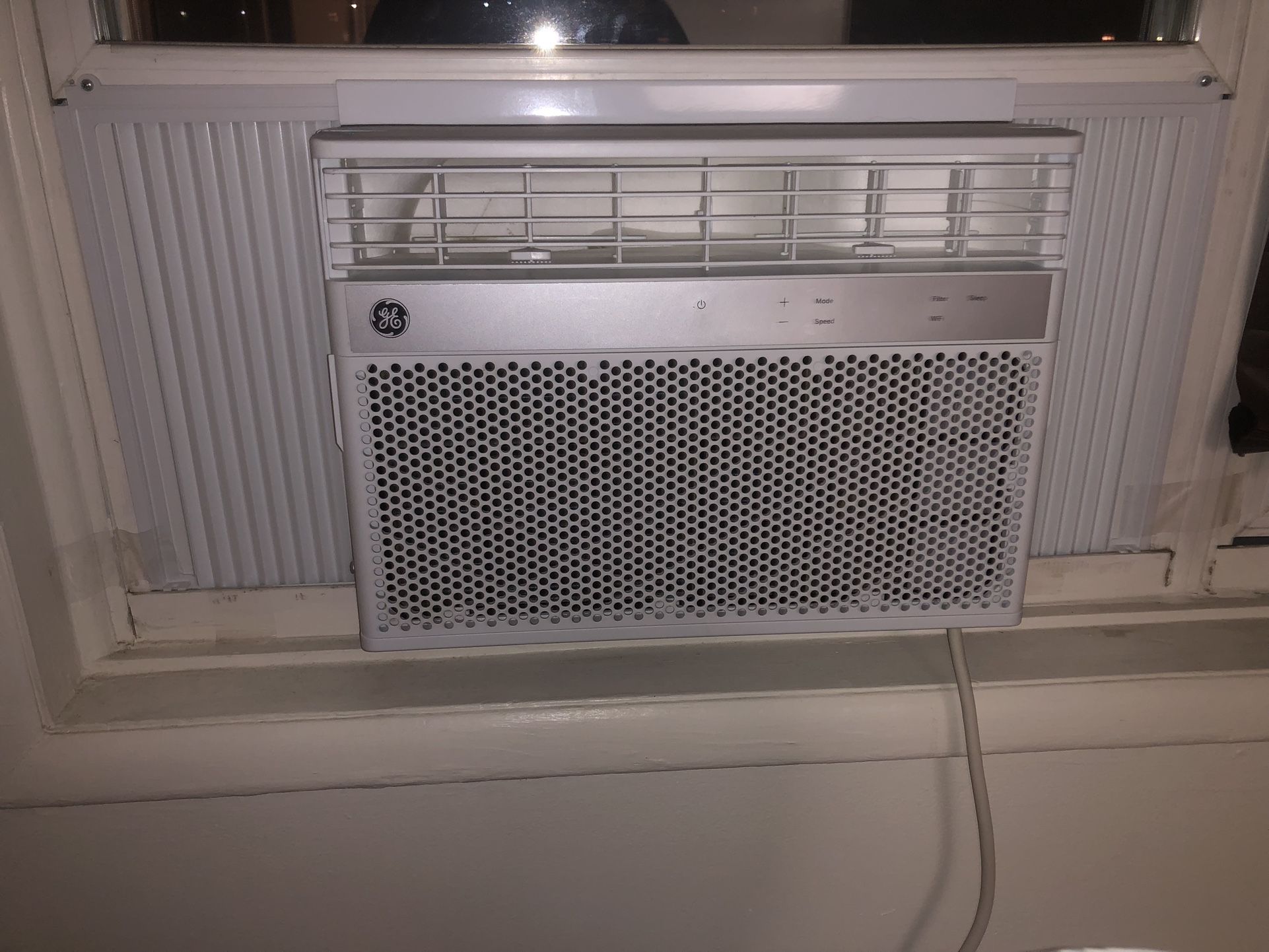 Air Condition , 10,000 Btu. 5 Months Old