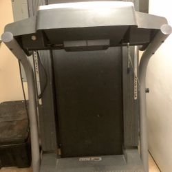 C2100 Treadmill