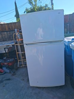Kenmore  fridge working