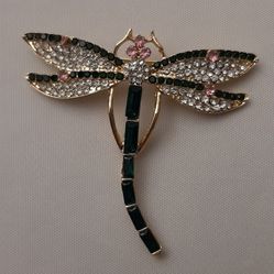 Dragonfly brooch with green stone crystal