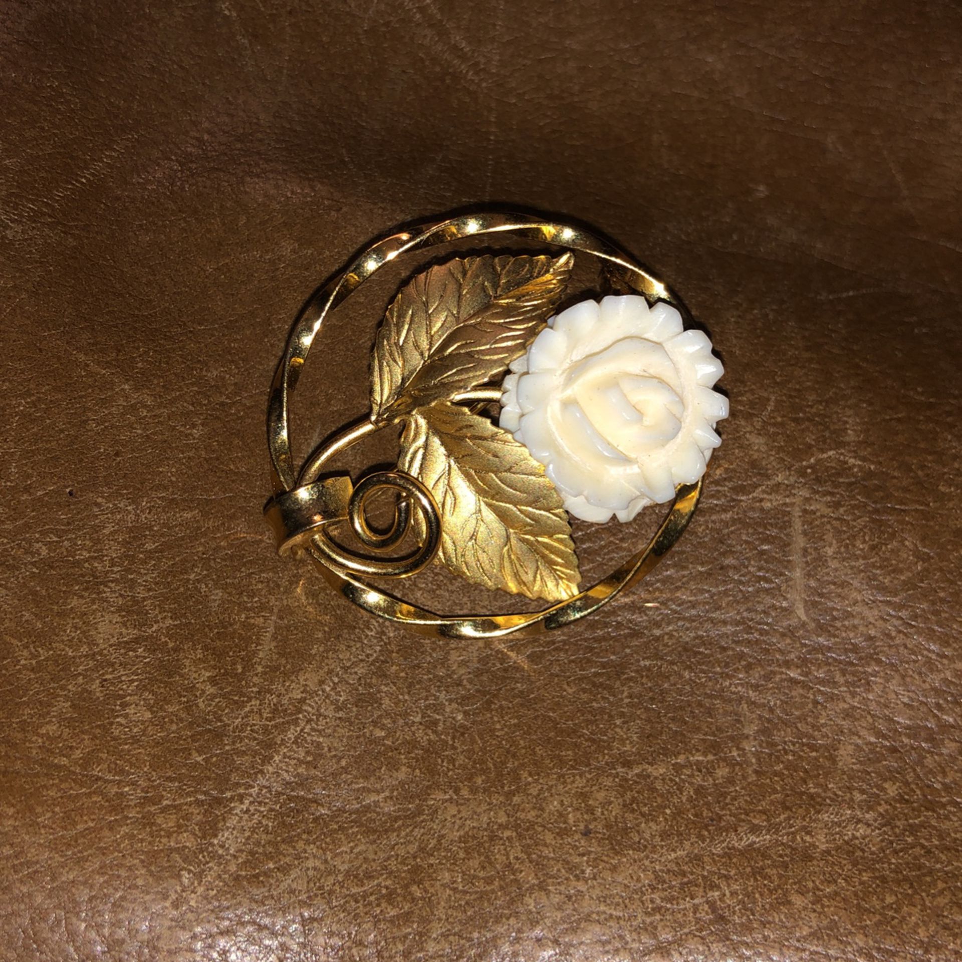 Karen Lynn, 1 inch 12 karat gold filled brooch