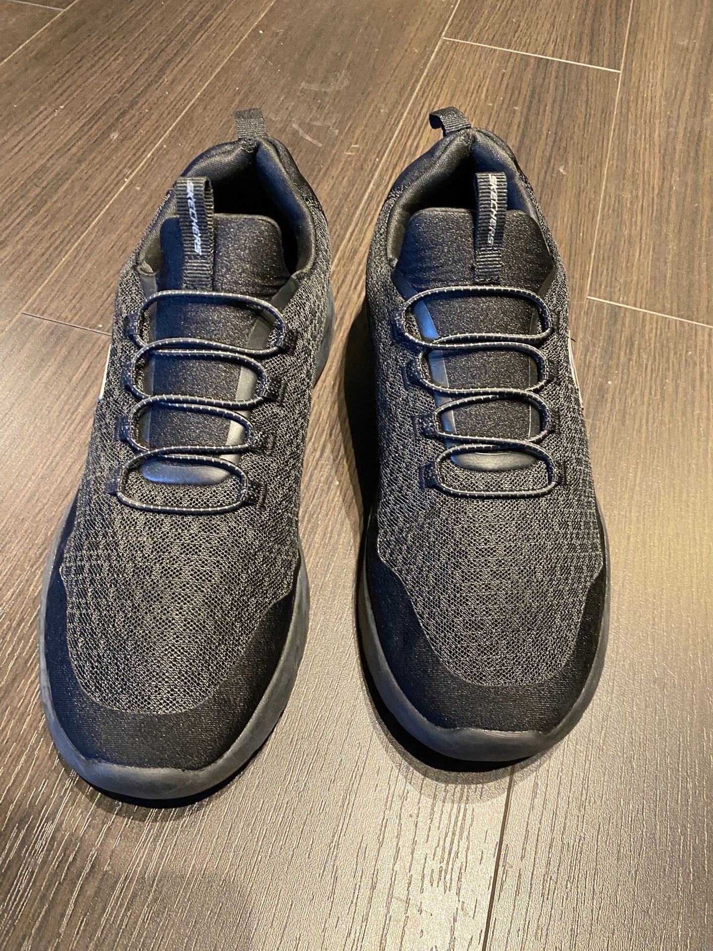 Sketchers Women's Dynamight 2.0 Shoes Size 9