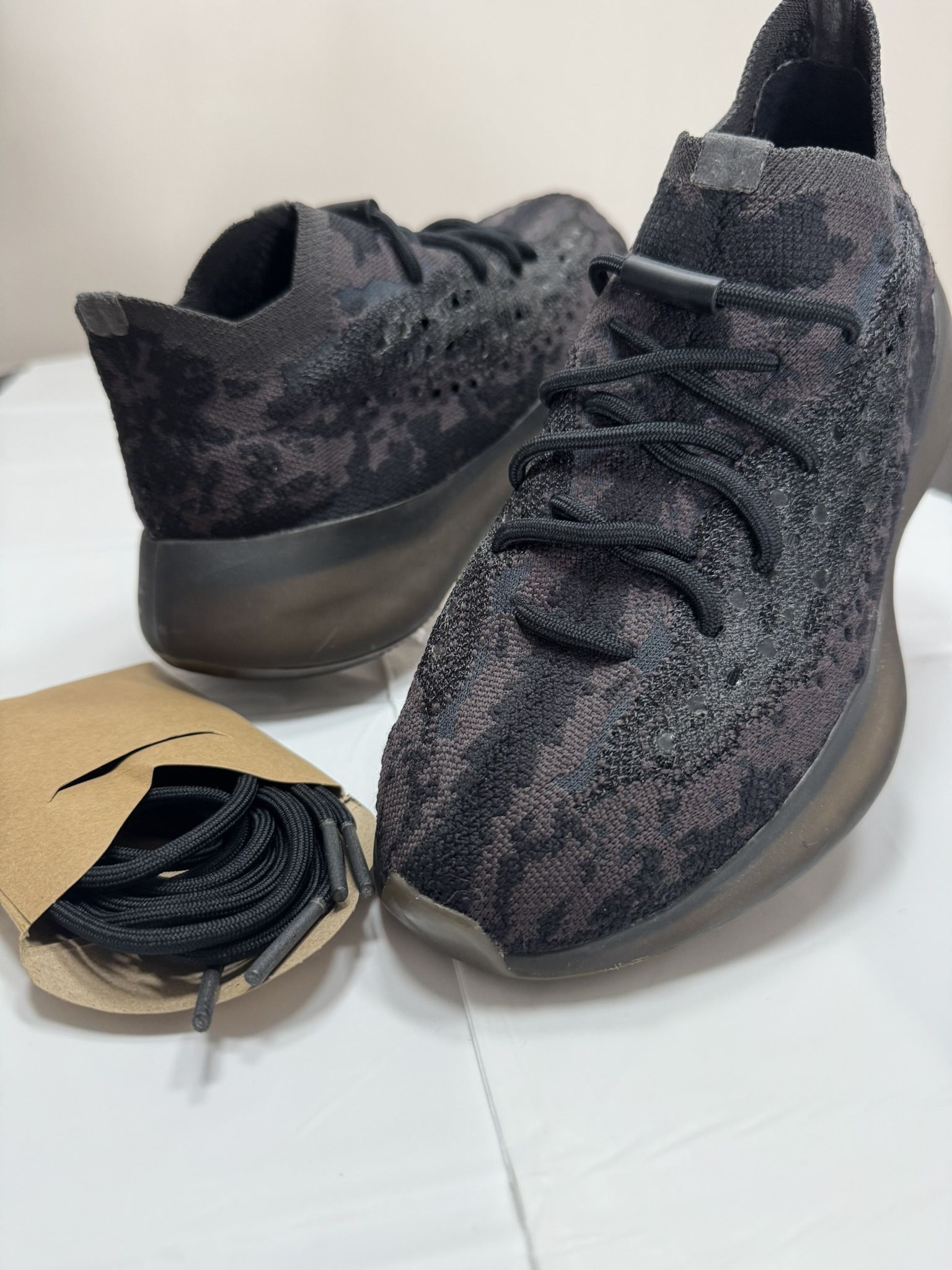 Like new - Adidas Yeezy Boost 380 Onyx