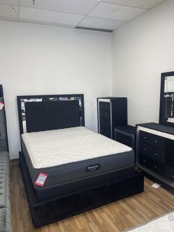 Black Velvet / Mirrored King Bedroom Set / 4pc