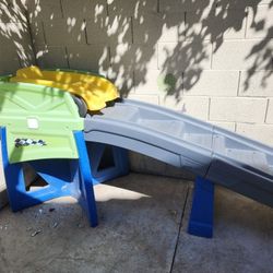 Step2 Extreme Coaster Ride-On Includes 9 feet of track