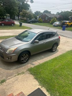 2010 Nissan rouge AWD