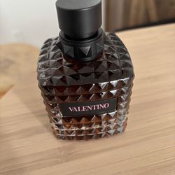 Valentino Donna intense born in Roma
