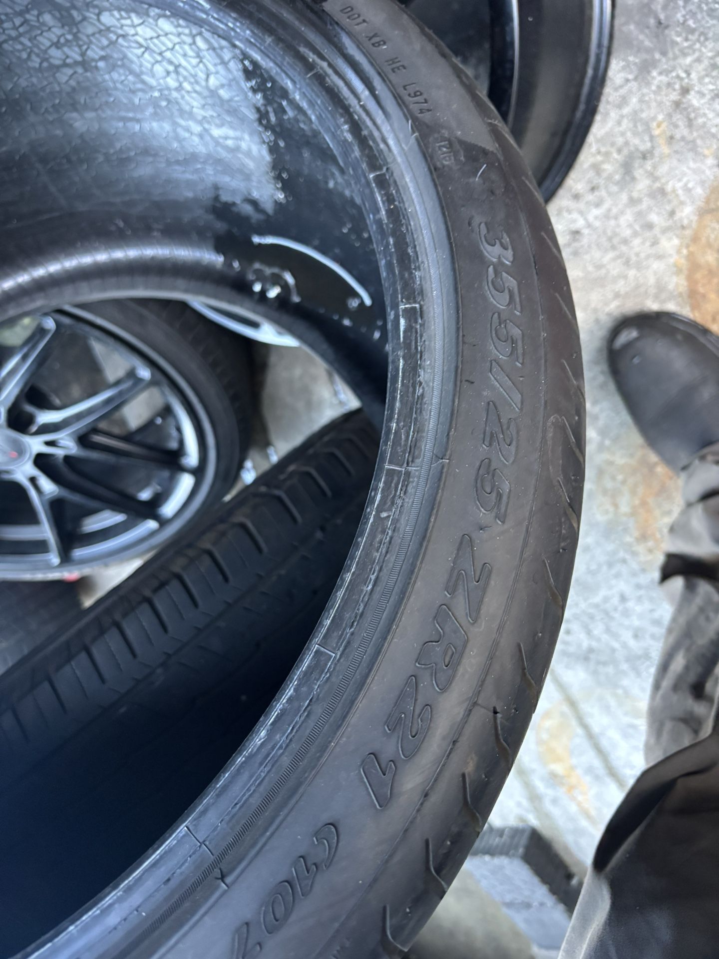 Pirelli P Zero 355/25ZR21
