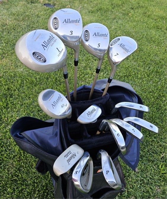 COMPLETE SET OF WOMENS ALLANTE' KNIGHT GOLF CLUBS with GOLF BAG
