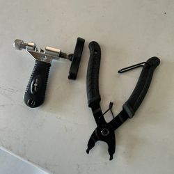 Chain breaker