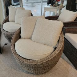 2 Swivel Lounge with Cushion Round Outdoor Chairs