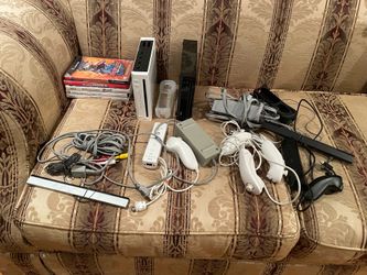 WII CONSOLES