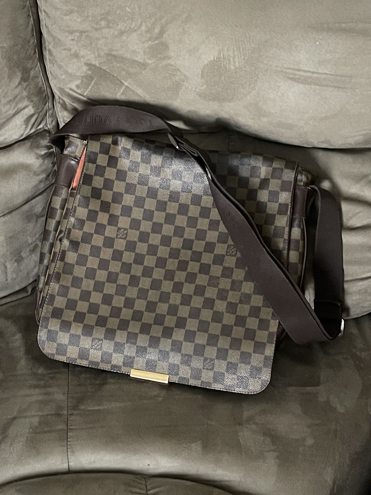 Louis Vuitton Steamer Messenger Bag for Sale in Las Vegas, NV - OfferUp