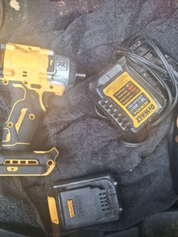 Dewalt Drill/charger/battery