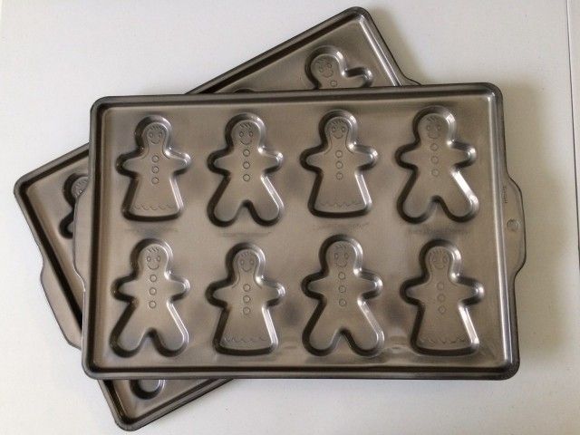 2 HOLIDAY Nestle Toll House GINGERBREAD COOKIE KIDS Cookie Pans