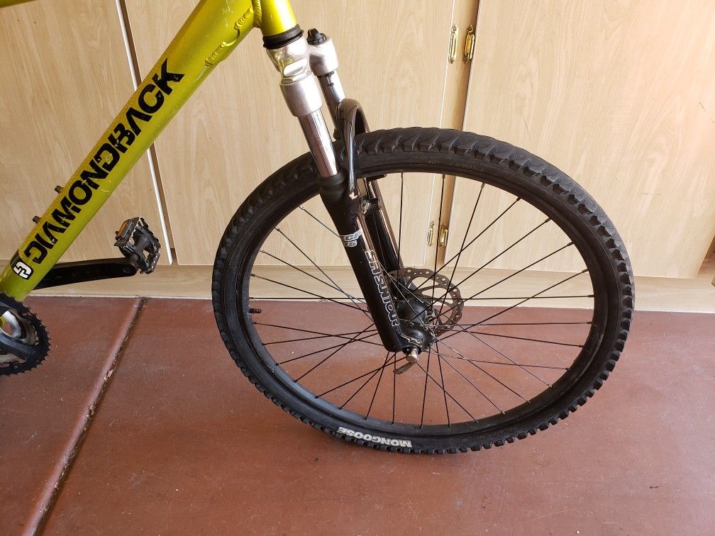 diamondback suntour xct