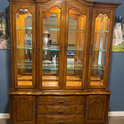 VINTAGE FRENCH COUNTRY THOMASVILLE WALNUT  HUTCH  