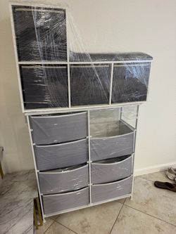 Drawer units with storage baskets
