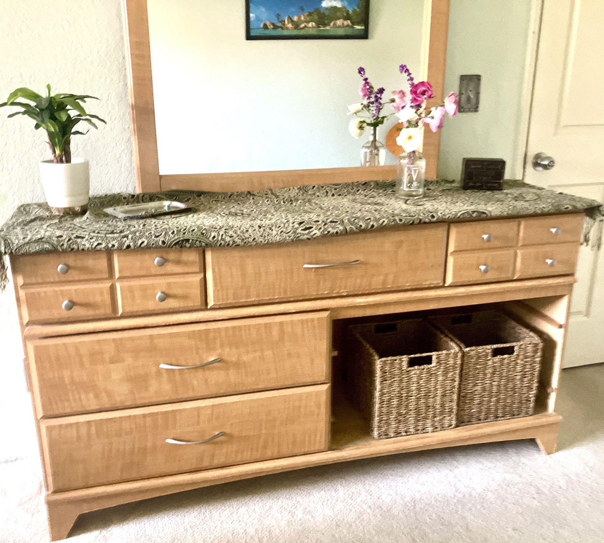 Maple Dresser W/large Mirror And Dual Hampers