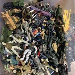Action Toy Figures   (Bundle)