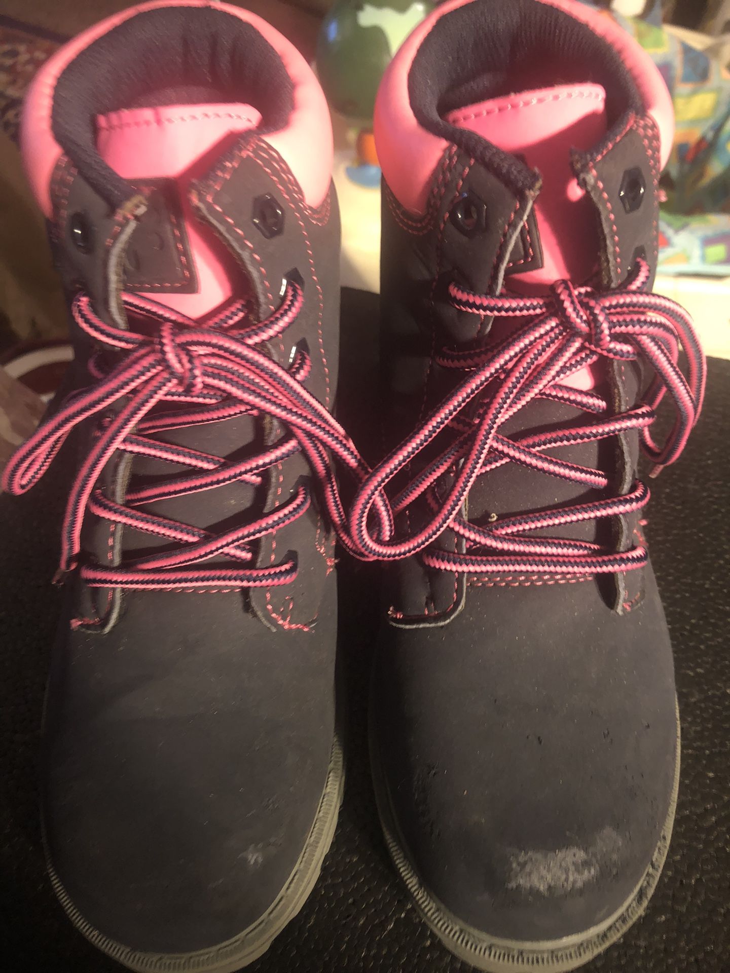 FILA Girls Ankle Boots. Seize 3Y