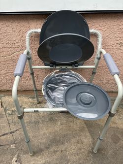 Portable Bedside Commode Chair with Bucket
