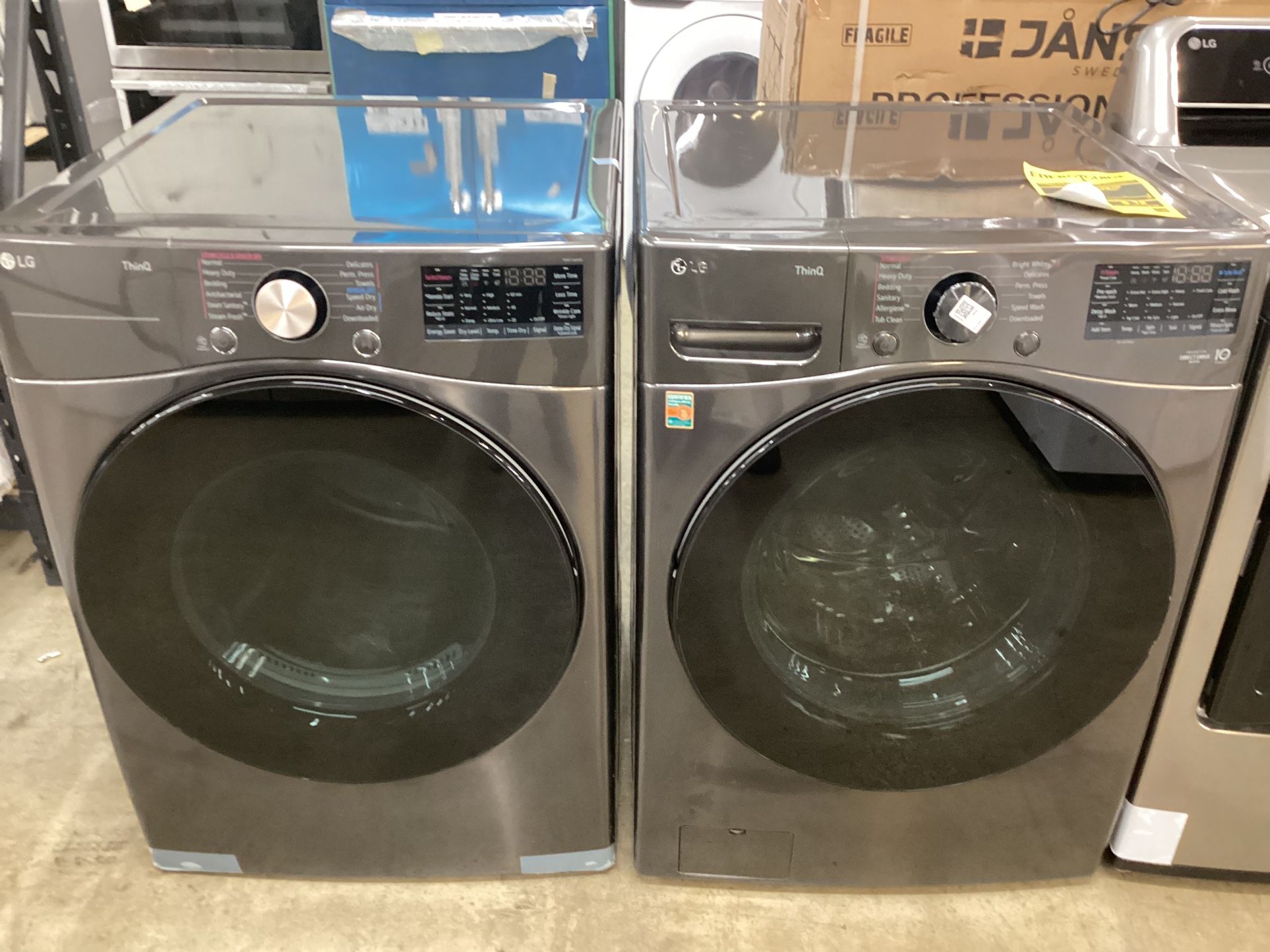 LG front load Washer And Dryer Set New Scratch And Dent 