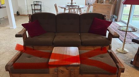 Sofa/chairs for donation