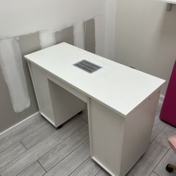 Manicure Table 