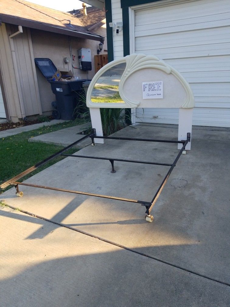 Queen Size Bed Frame With Mirror Headboard