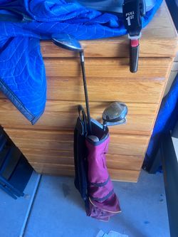 Junior Golf Club Set with Bag – Good Condition