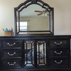 Bedroom Makeup Table