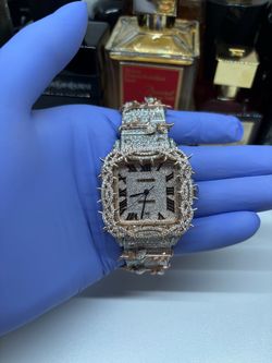 Bustdown Cartier Thorn Moissanite Watch
