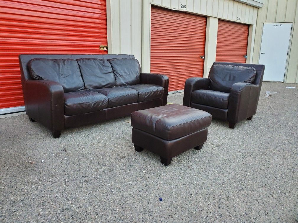 Very Nice Set Couch